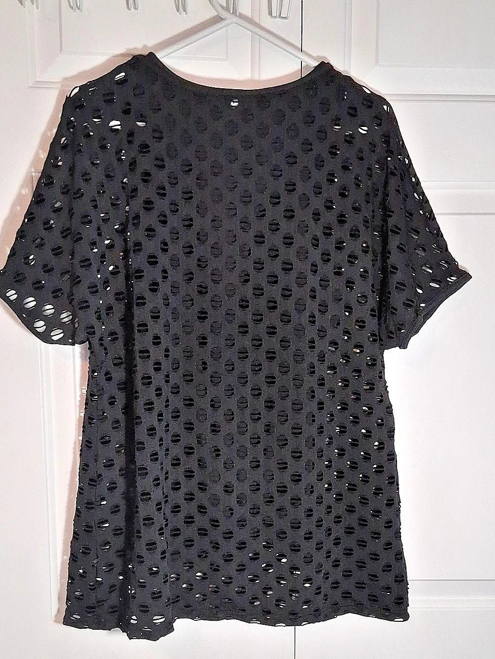 Yogalicious Cutout Short Sleeve Top in Black Size Medium